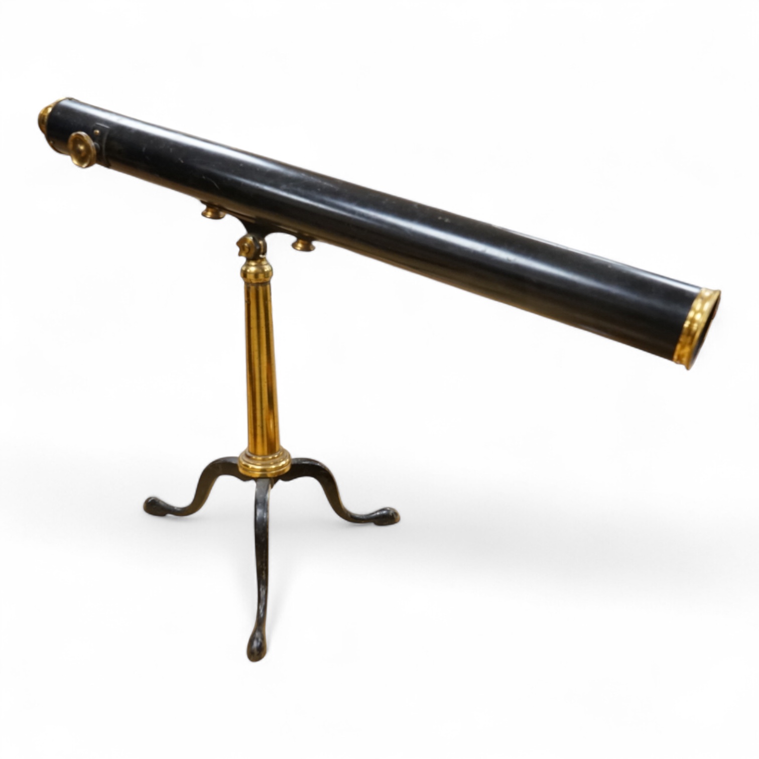 An early 20th century Broadhurst Clarkson & Co., 63 Farringdon Rd., London, brass telescope with table top folding tripod legs, 82cm long when eyepiece is retracted.